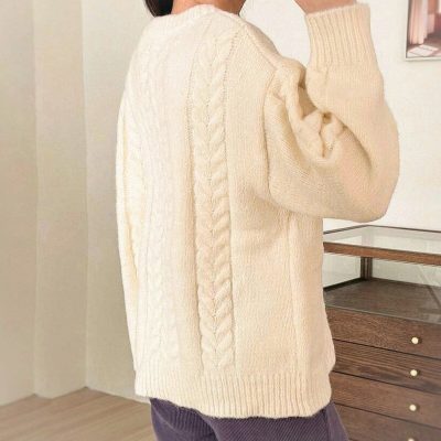 Кремовый пуловер с пуговицами 21