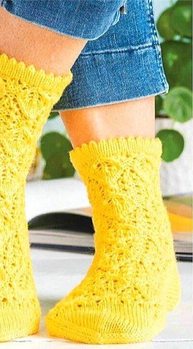 Теплые желтые носки 3