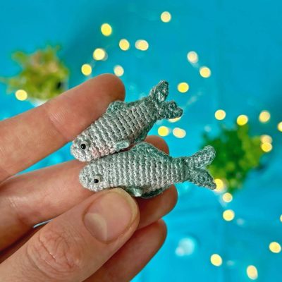 Миниатюрные вязаные рыбки для декора и подарков 27